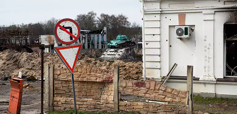 Partial or Full Foundation Collapse in Des Moines, IA